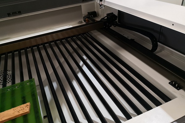 6090 co2 laser cutting machine table Mesa de máquina de corte láser 6090 CO2