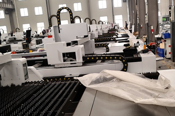 fiber laser cutting machine factory Fábrica de la máquina de corte con láser de fibra