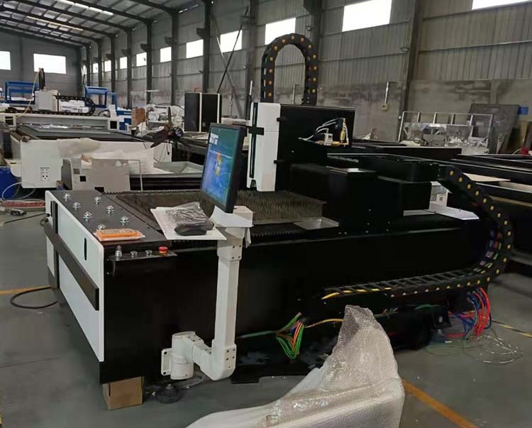 1390 fiber laser details (4) 1390 Detalles del láser de fibra (4)