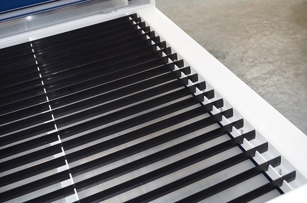 Mesa de tiras l&aacute;ser XD