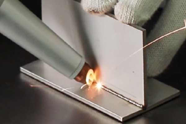 M&aacute;quina de soldadura por l&aacute;ser de fibra (8)